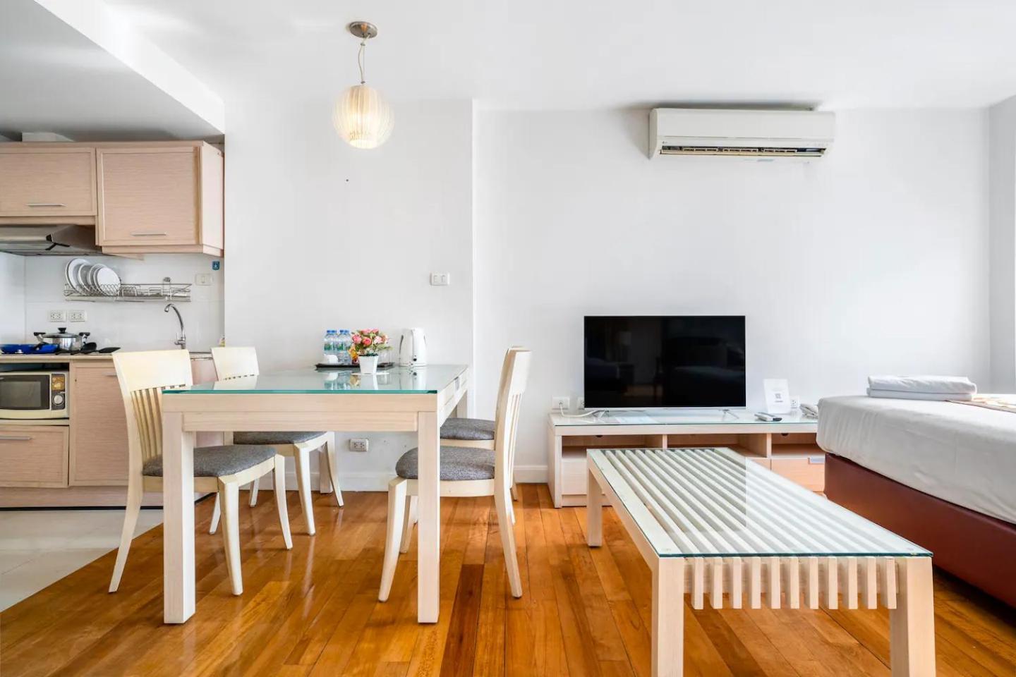 Nara Suite Residence Банкок Екстериор снимка