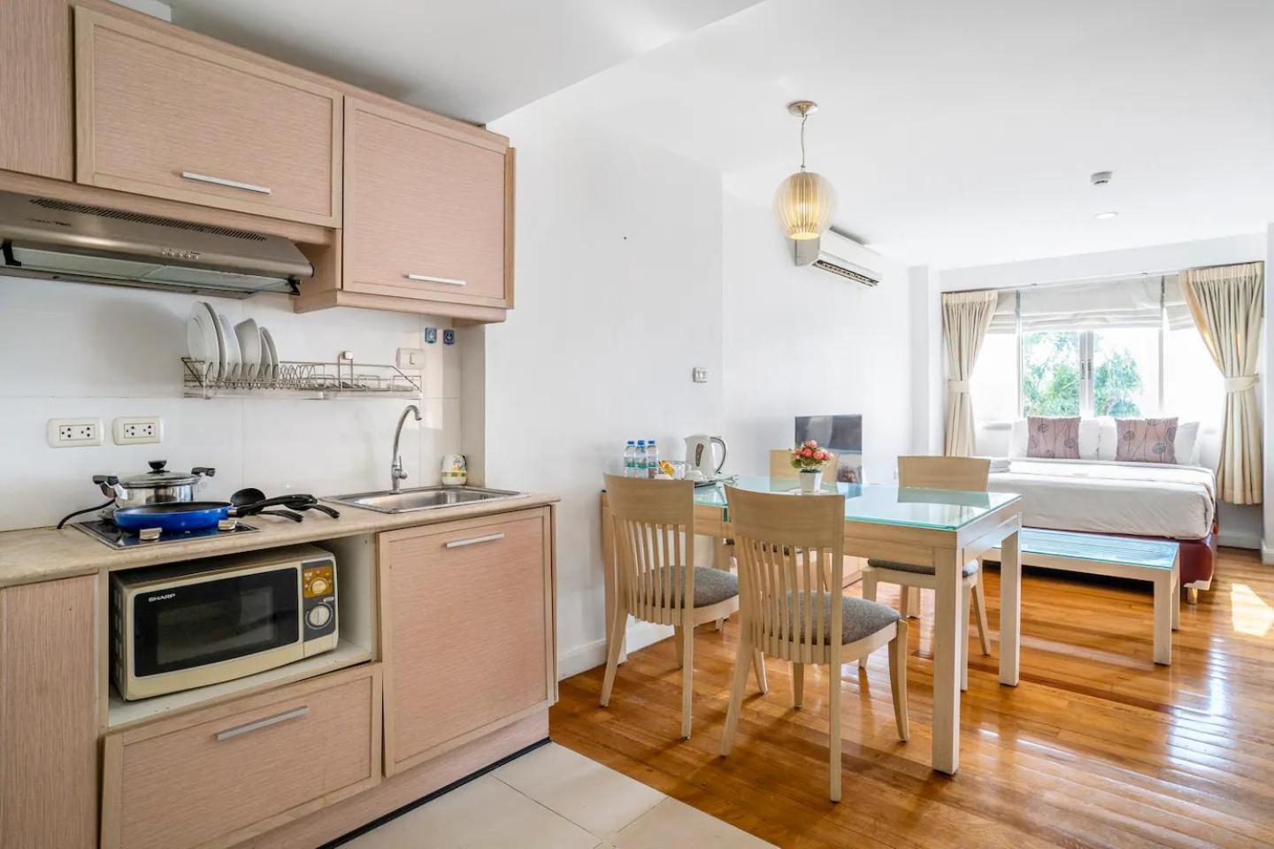 Nara Suite Residence Банкок Екстериор снимка