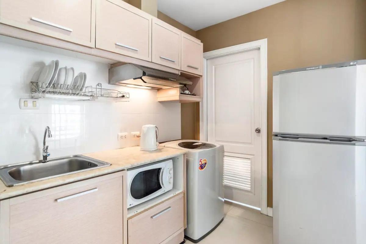 Nara Suite Residence Банкок Екстериор снимка