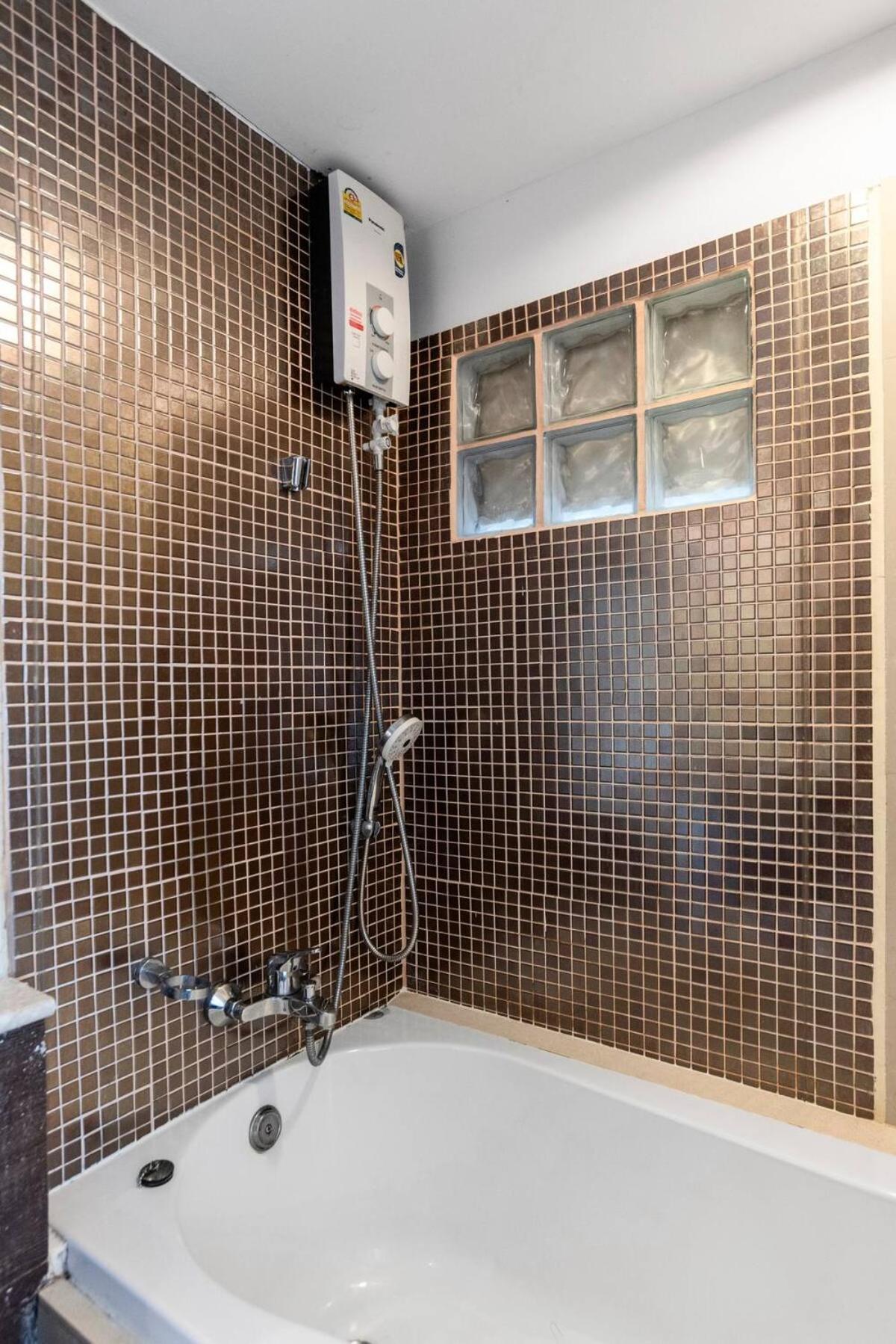 Nara Suite Residence Банкок Екстериор снимка