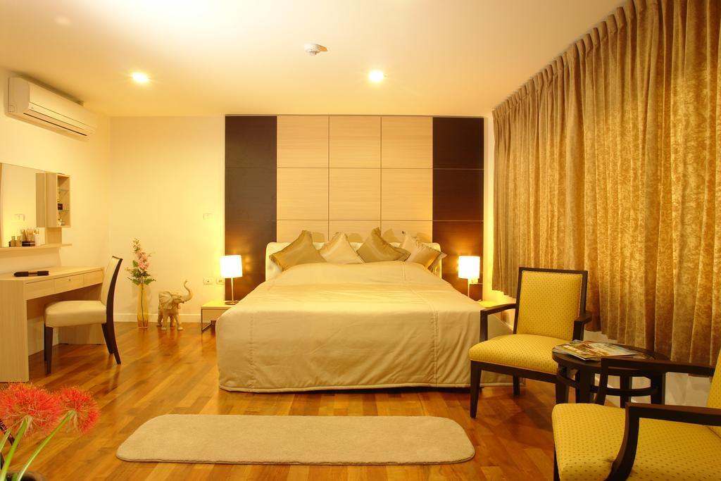 Nara Suite Residence Банкок Екстериор снимка