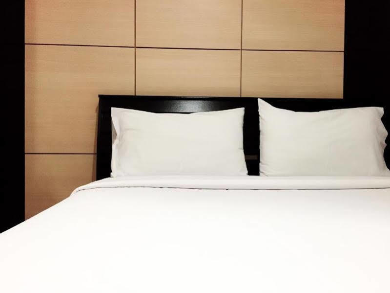 Nara Suite Residence Банкок Екстериор снимка