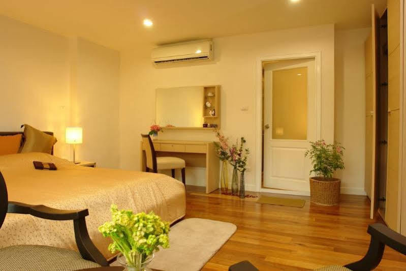 Nara Suite Residence Банкок Екстериор снимка
